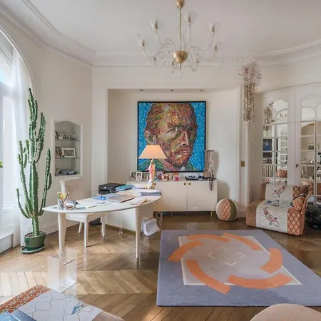 View Palace Apartment Paris
